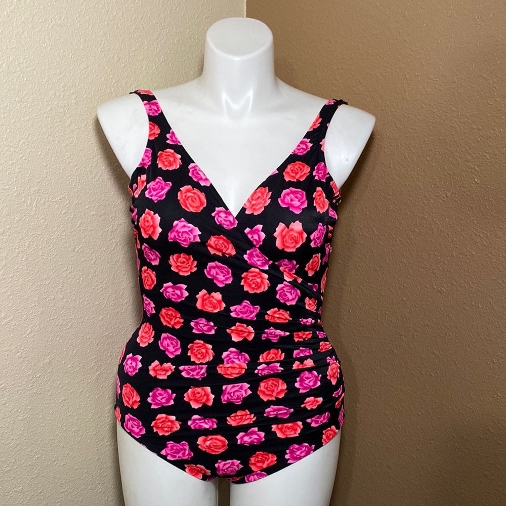 MIRACLESUIT Pink Floral Black Vintage Bathing Suit Swimsuit One Piece